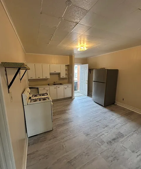 825 E Philadelphia St — Photo 1
