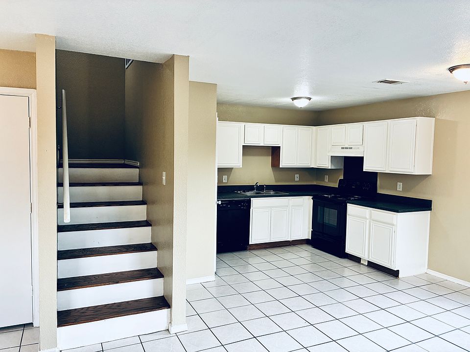1st image of 307 Kings Way Dr APT A