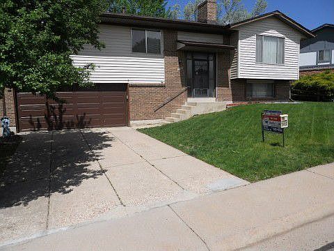 Good Curb Appeal, Quiet Street