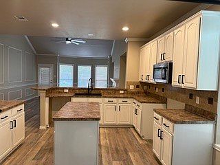 2nd image of 629 Bonham Dr