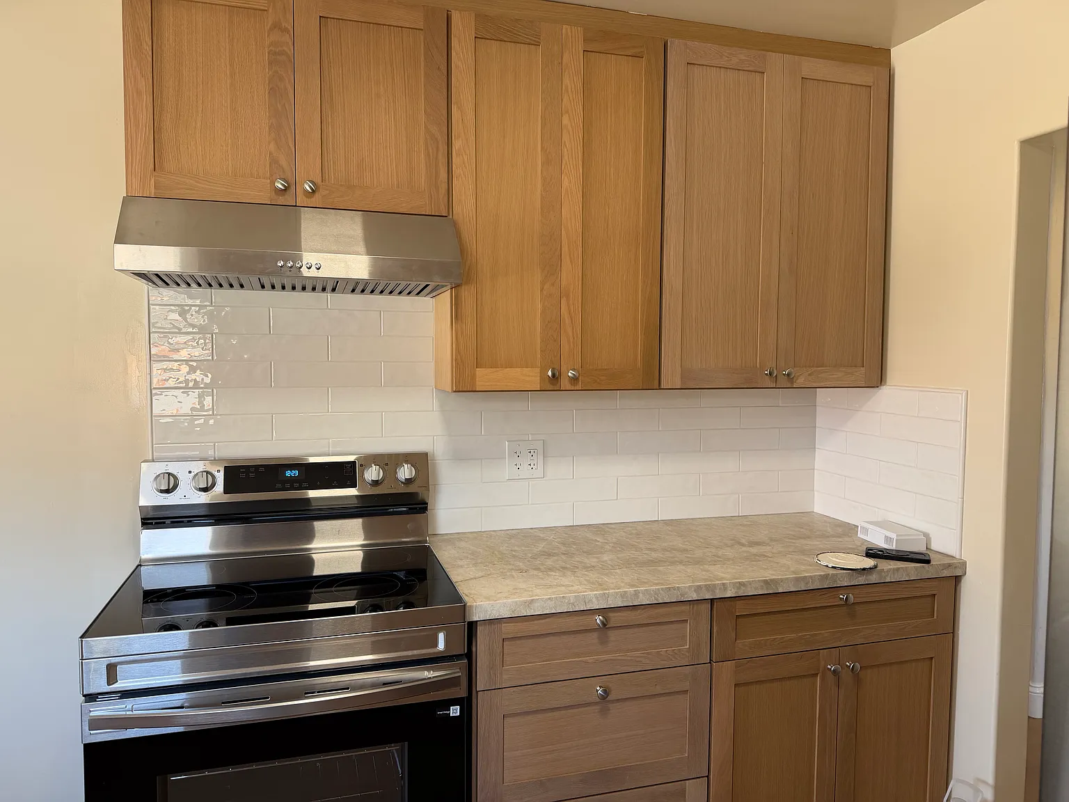947 Roosevelt St — Photo 3