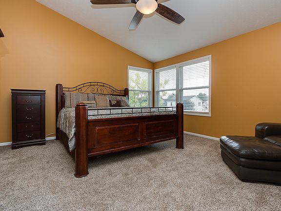2nd image of 7910 E Dogwood Meadows Ct SE