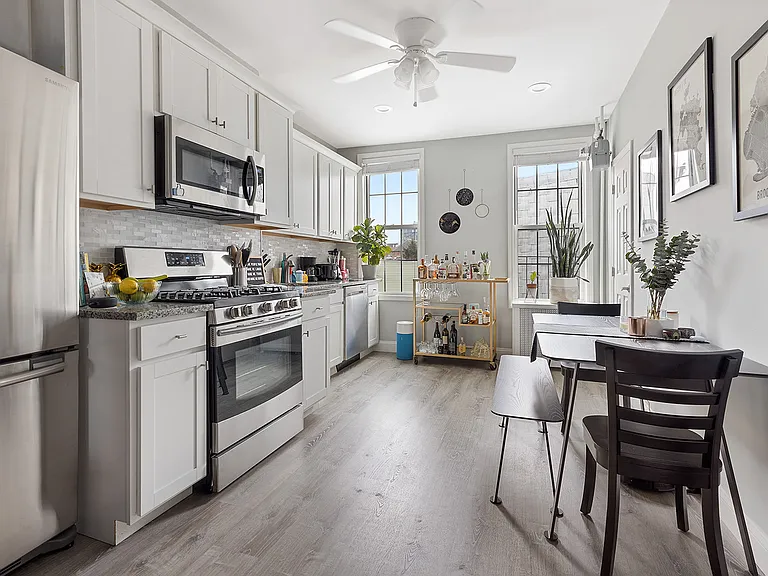 117 Roebling St #3L — Photo 2