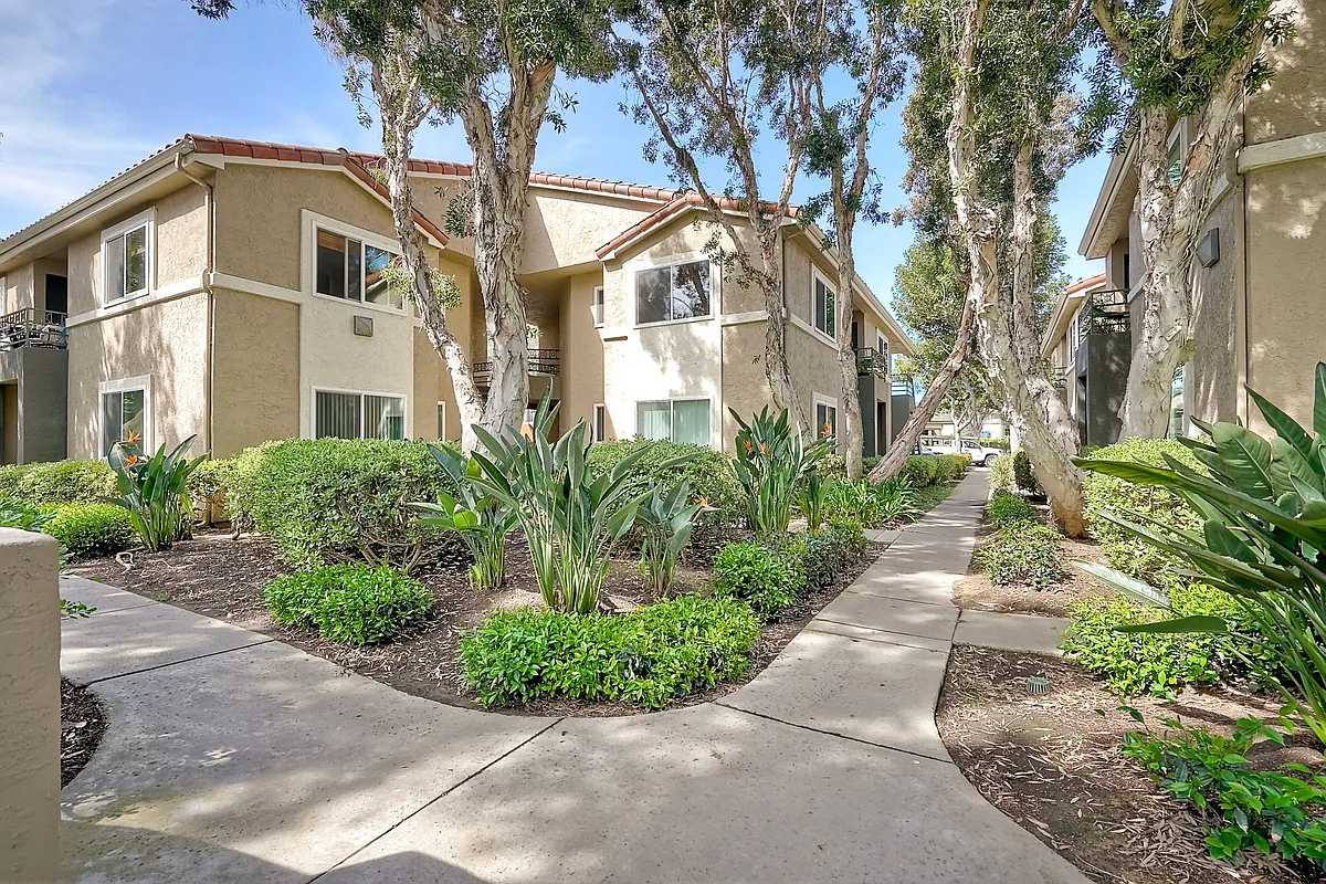 Building Photo - 7535 Charmant Dr #202