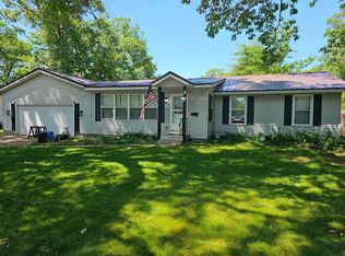 1304 N Robinhood Dr, Muskegon, MI 49445