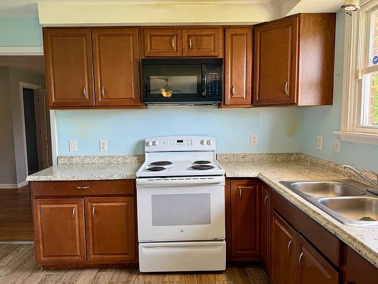 3404 Durrett Dr — Photo 8