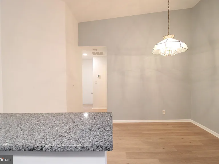 7509 Ashby Ln #N — Photo 13