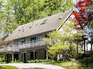 176 Weirs Ln, Hamilton, ON L9H5E1