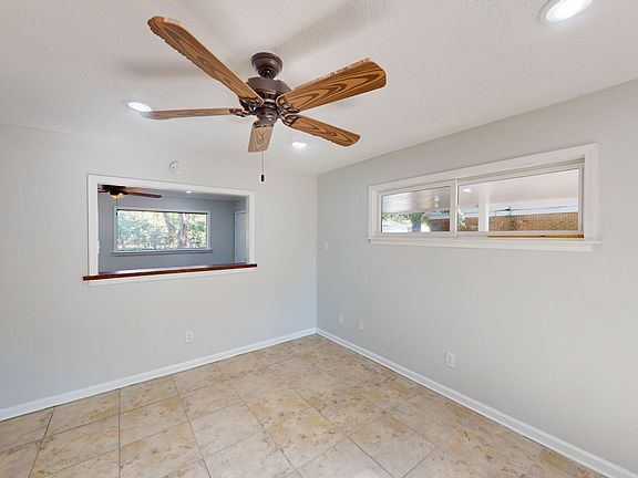 5th image of 2800 Meadowbrook Dr