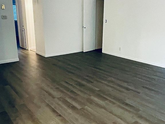 5th image of 5349 Newcastle Ave APT 33