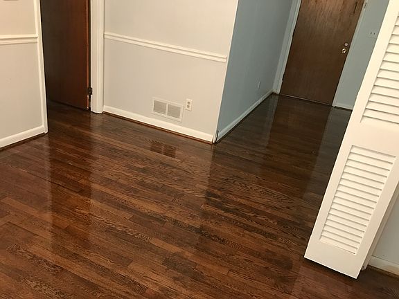 3rd image of 2147 Harolds Ln