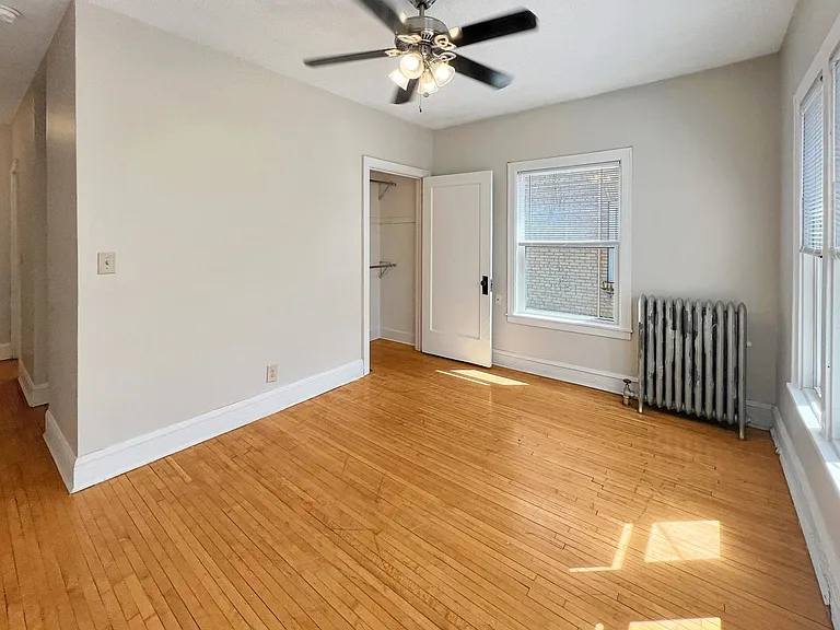 Oakview Apartments — Photo 22