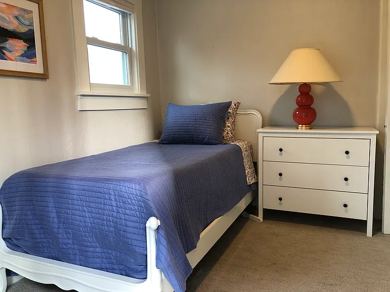 345 NW Columbia St #1 — Photo 23