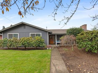 2568 Dover Dr, Eugene, OR 97404