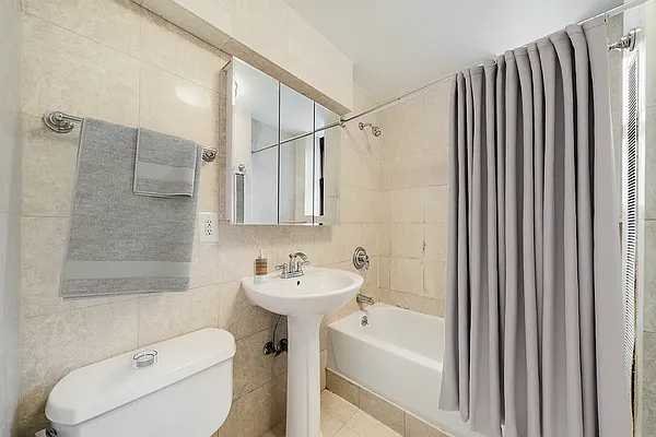 Rented by Vector New York, LLC | media 104