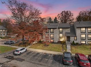 6330 Greenwood Pkwy APT 103, Northfield, OH 44067