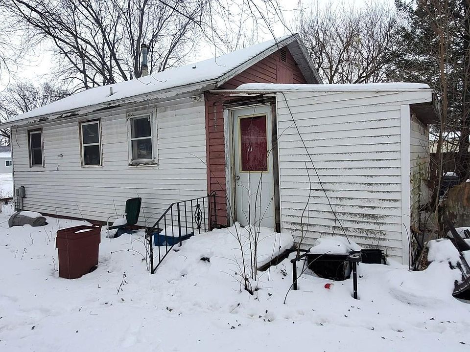 2nd image of 723 E 11th St
