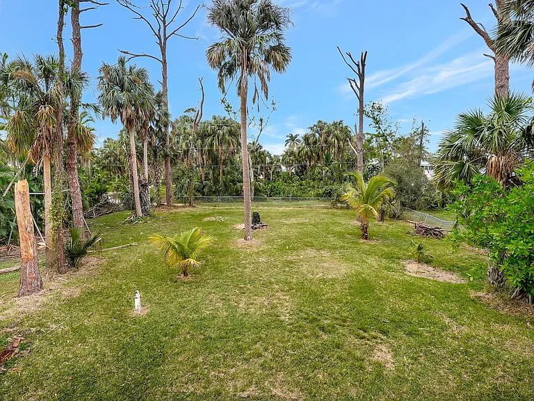 16360 N Oleander Dr — Photo 29