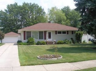 7181 Meadow Ln, Parma, OH