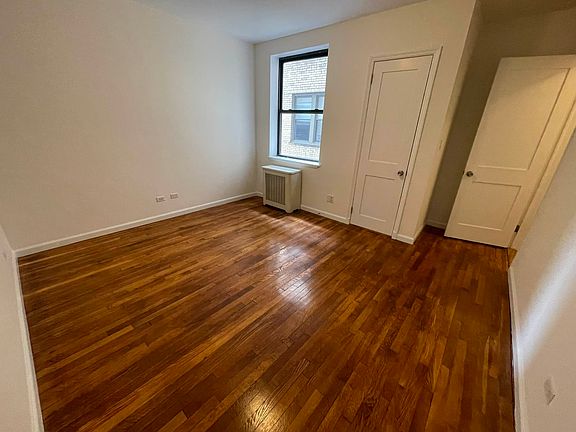 5th image of 3121 29th St APT 4