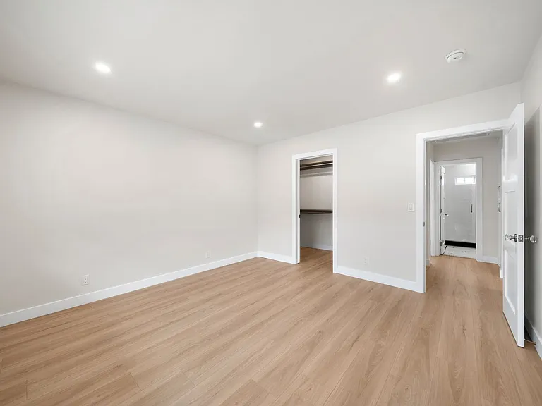 1805 Clay St — Photo 14
