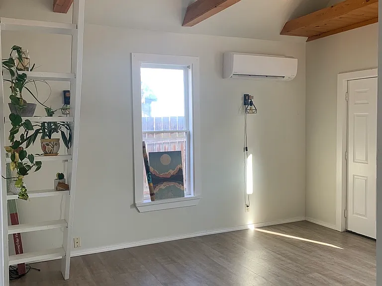 612 N Pacific St — Photo 2