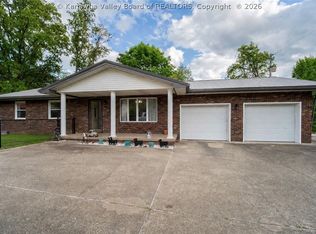 11819 Charleston Rd, Red House, WV 25168