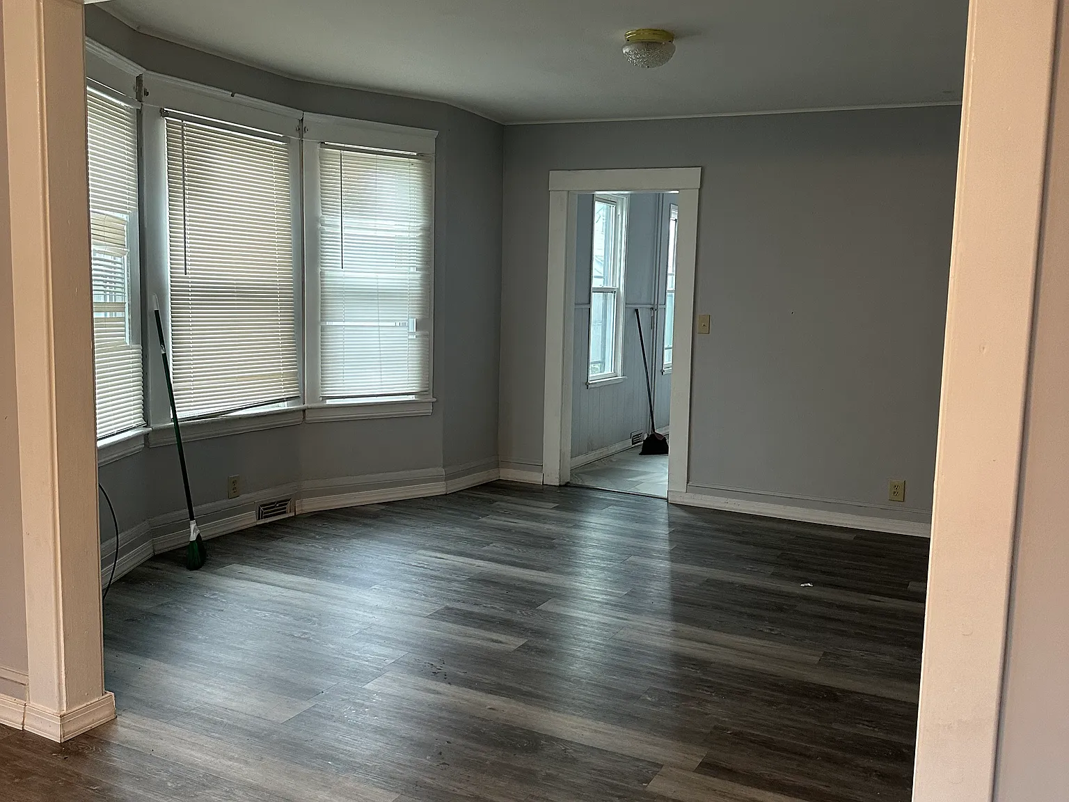 3 bed, 1200 sqft, $1,350 — Photo 3