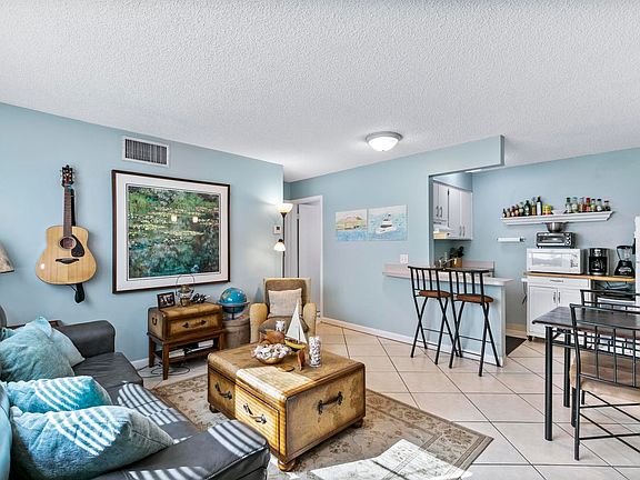 4th image of 457 Tallwood St Unit 303