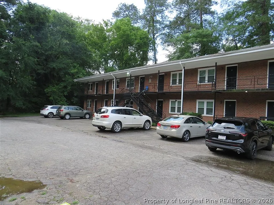 210-18 Colonial Dr