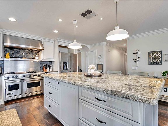 3rd image of 1321 Radcliffe Cir