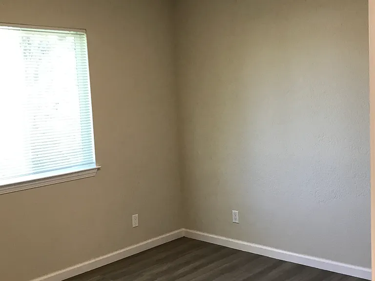 1454 Purdue Ct — Photo 2