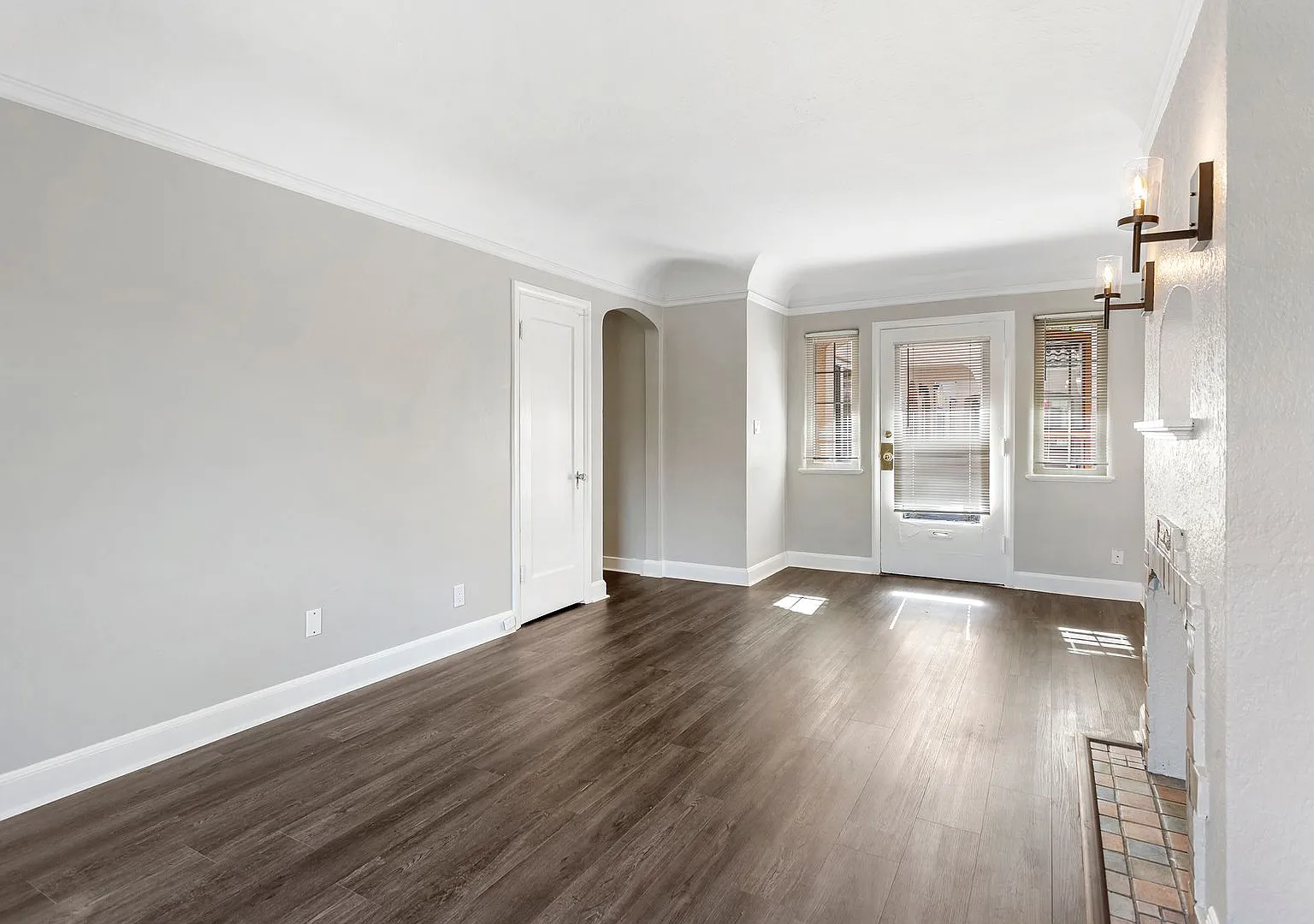 Hacienda Apartments — Photo 4