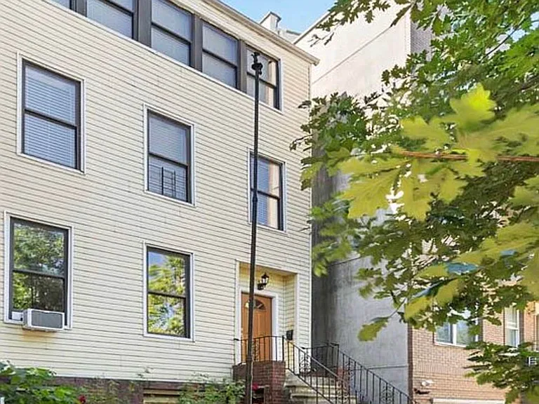 70 Green St #2 — Photo 8