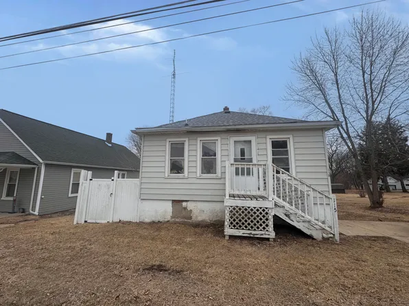 115 N Roberts St, Mark, IL 61340
