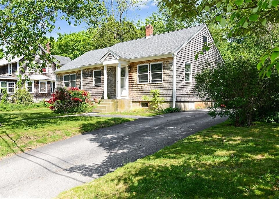 1st image of 129 Willard Ave