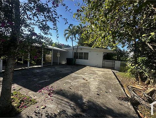 3rd image of 821 SW 2nd St