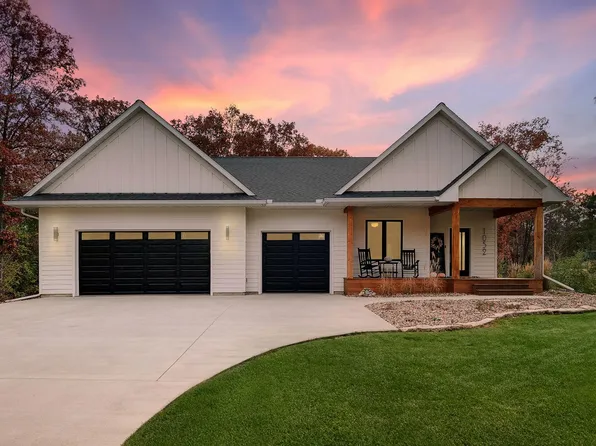 1052 Krattley Ln, Hudson, WI 54016