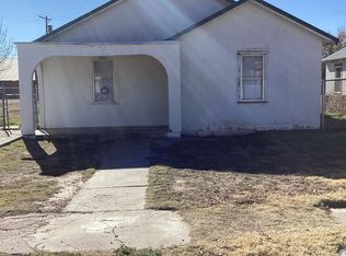 1009 W 14th Ln, Portales, NM 88130