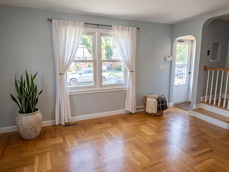 507 Rosewood Ter — Photo 4