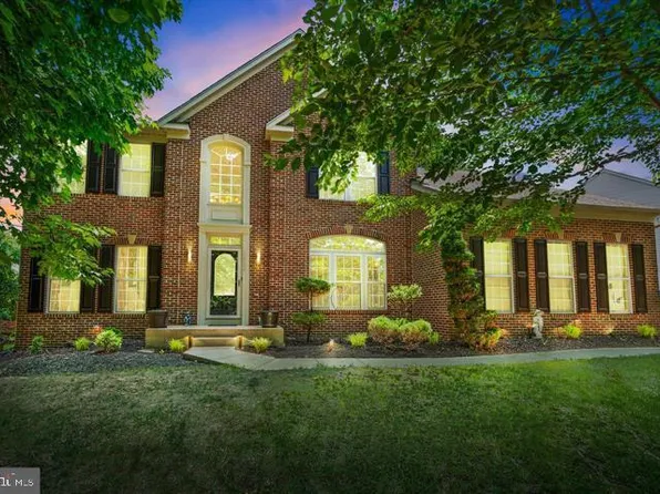 12104 Guinevere Pl, Glenn Dale, MD 20769