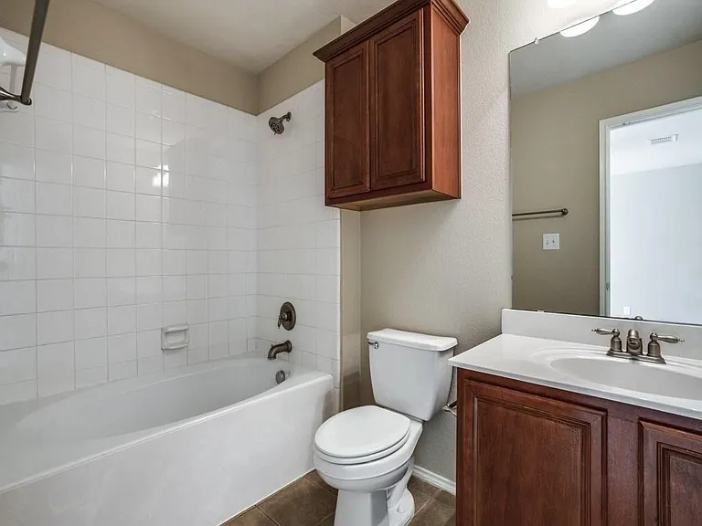 4531 Woodsboro Ln — Photo 3