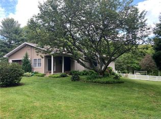 35 Stewart Rd, Pawcatuck, CT 06379