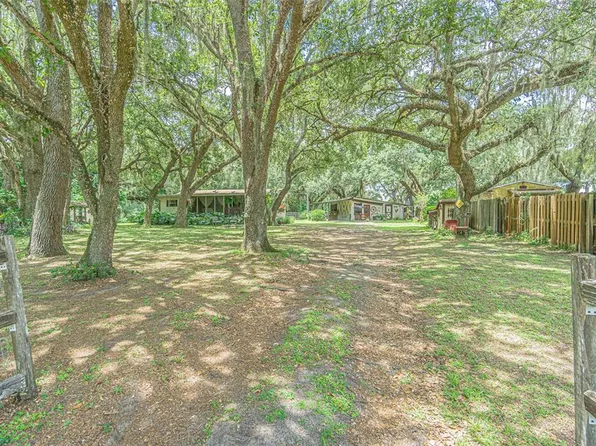 5231 Emory Dr, Zephyrhills, FL 33543