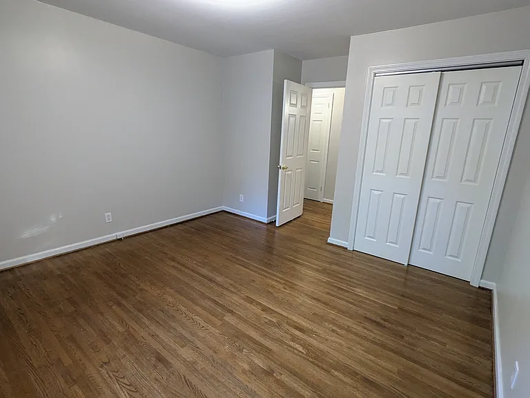 994 Oak Grove Rd — Photo 9