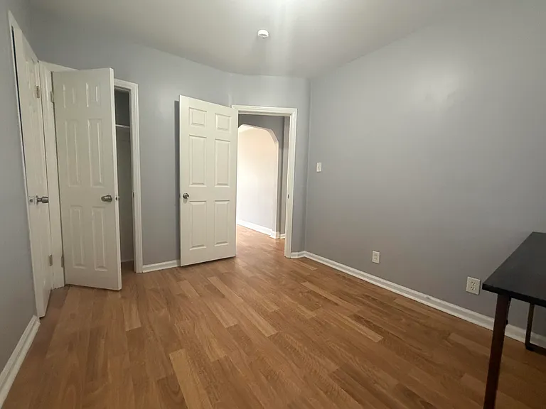 22438 Clairwood St — Photo 12