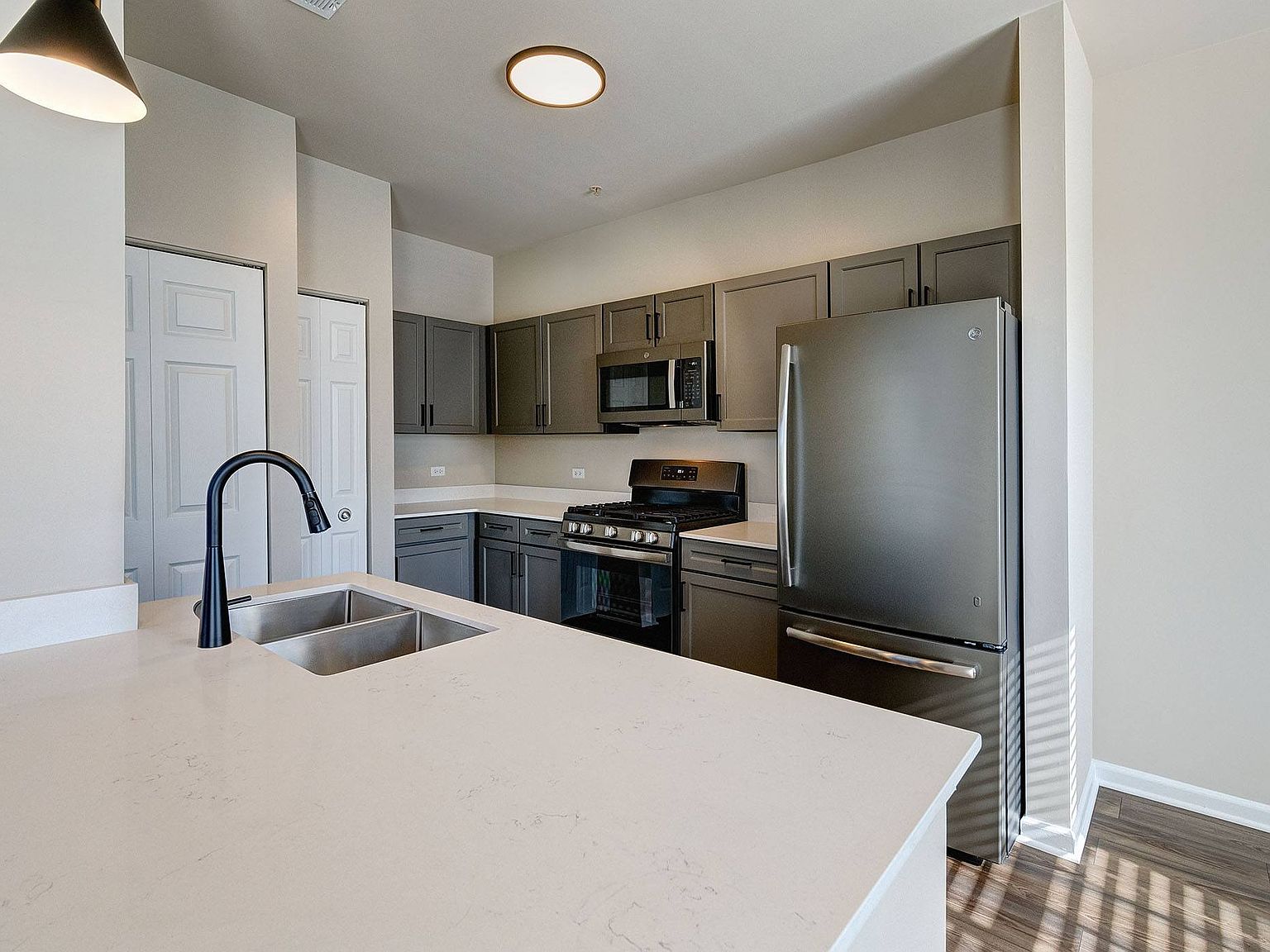 2000 Farmington Lakes Dr 202109, Oswego, IL 60543 Zillow