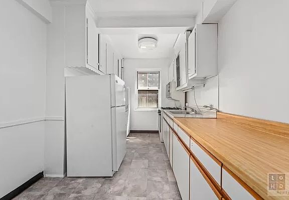 4th image of 530 Grand St APT D6f