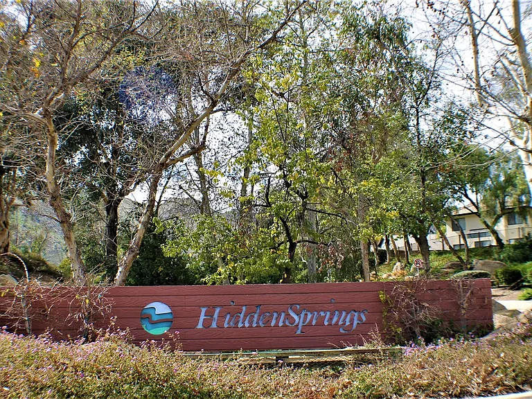10386 Meadow Creek Dr — Photo 38