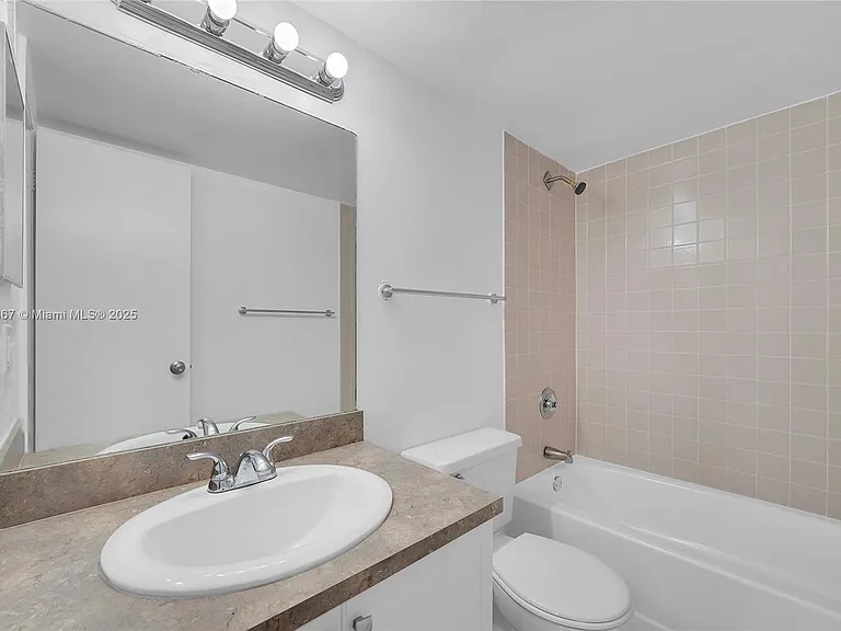 8260 SW 210th St #201 — Photo 21